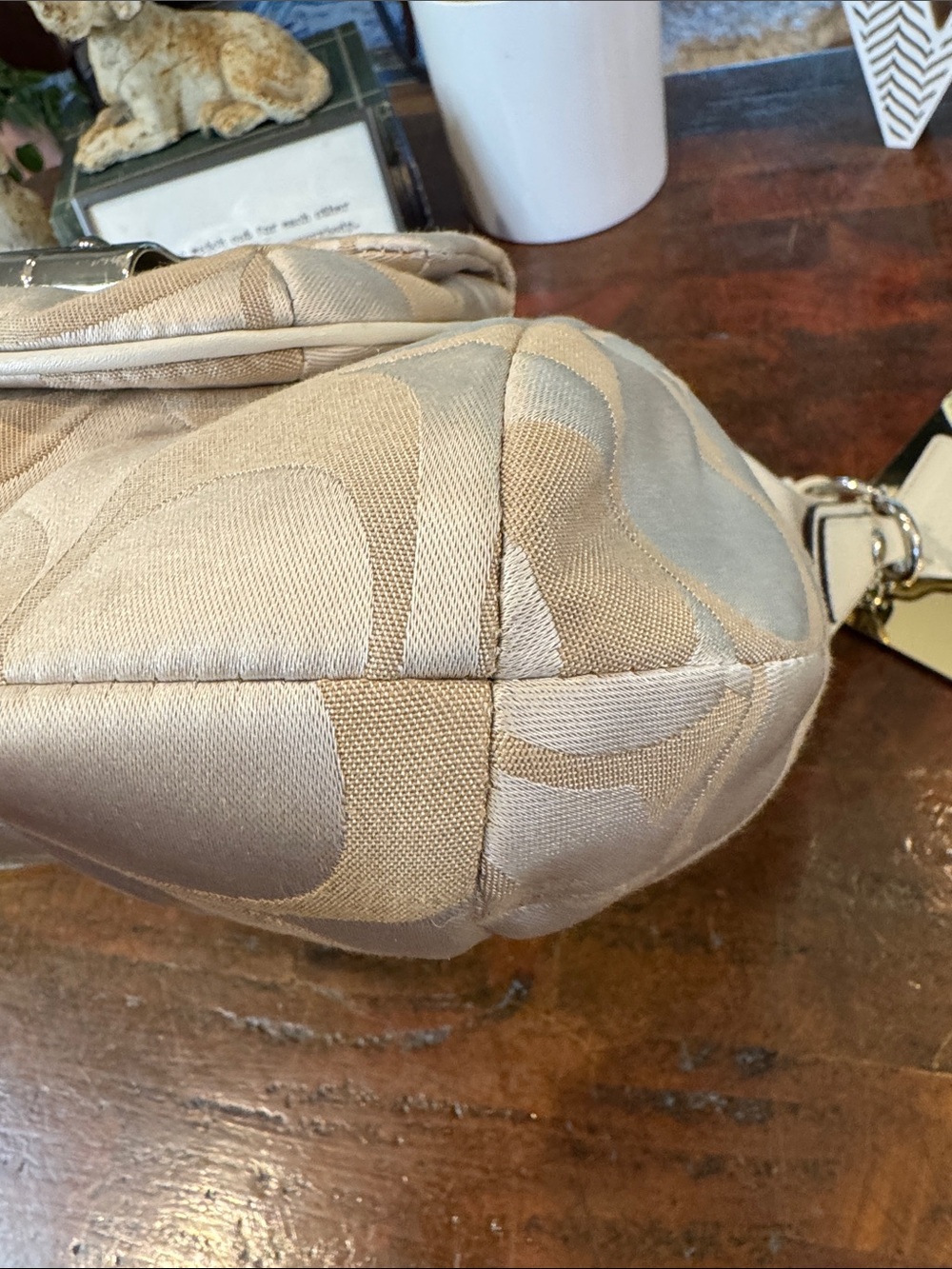 Coach Beige Signature Hobo Bag with Turn-Lock Pocket - Picture 13 of 16